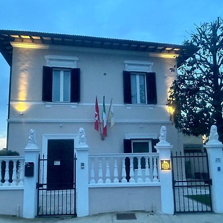 Four Lions Villa Guesthouse Pisa Exterior photo